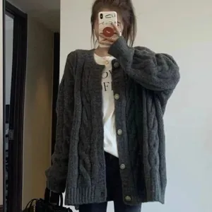 Aiertu Grey Knitted Top for Women Round O Neck Winter Button Ladies Sweaters Cardigan Korean Fashion Y2k Vintage Aesthetic Korea Luxury